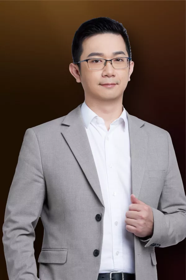 何冠均